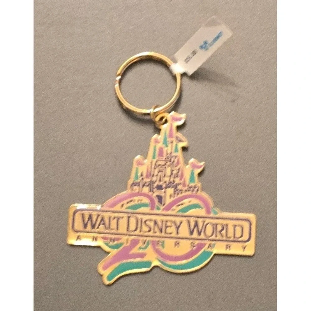 Vintage 1991 Walt Disney World 20th Anniversary Cinderella Castle Keychain
